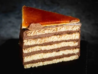 Dobostorta szelet