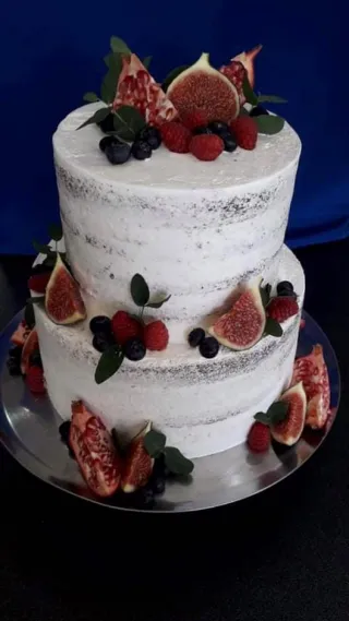 Esk&uuml;vői torta f&uuml;g&eacute;s &iacute;zes&iacute;t&eacute;ssel