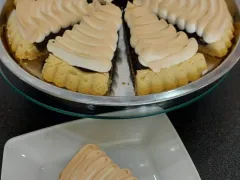 Meggyes m&aacute;kos pite
