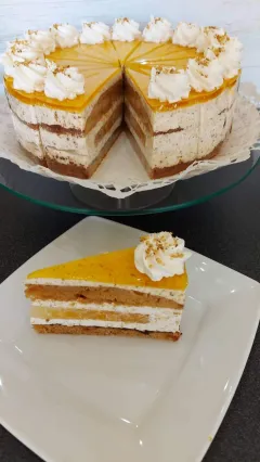 S&aacute;rgabarackos di&oacute; torta