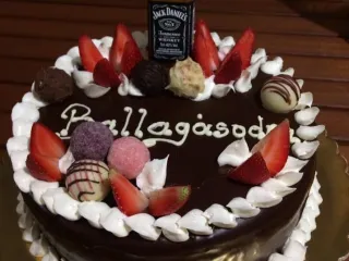 Torta ballag&aacute;sra