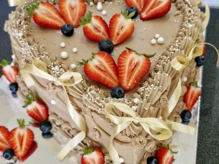torta sz&iacute;v alak&uacute; eperrel