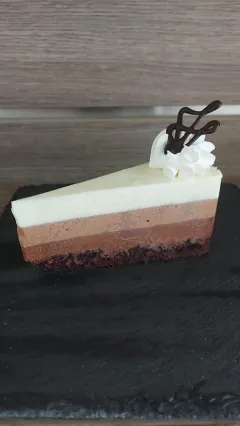 Tripla csokis torta